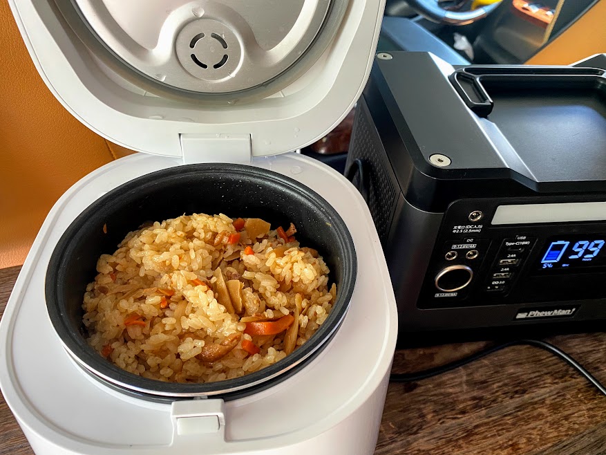 炊飯器を使った車中飯レシピ1：レトルト炊き込みご飯