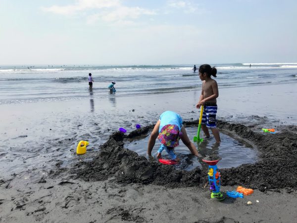 子供との海遊び 14.砂遊び