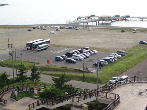 Cの海側駐車場