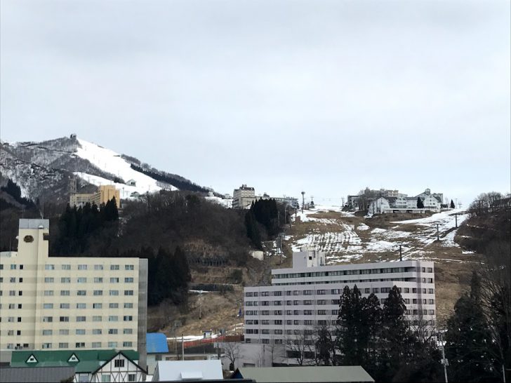 【スキー場の雪不足】湯沢のスキー場も3月早々で営業終了するところも！