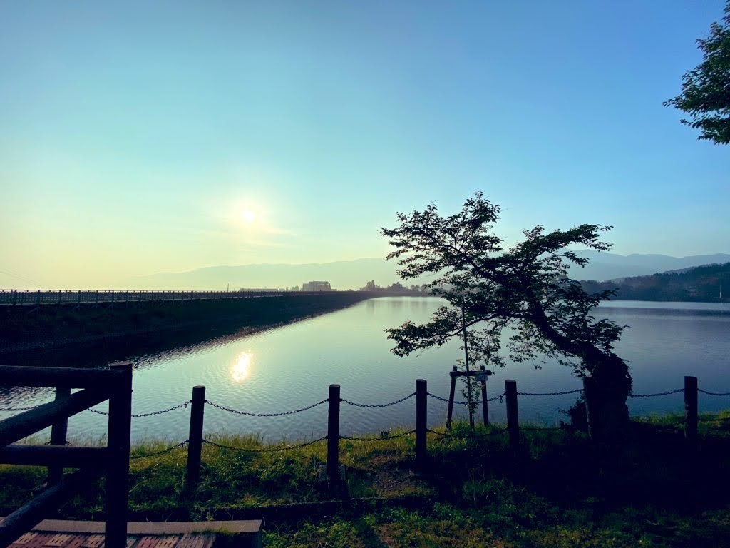 富山で車中泊 穴場の桜ヶ池公園駐車場は絶景 公園も楽しめておすすめ とうちゃんはテンネンパーマ